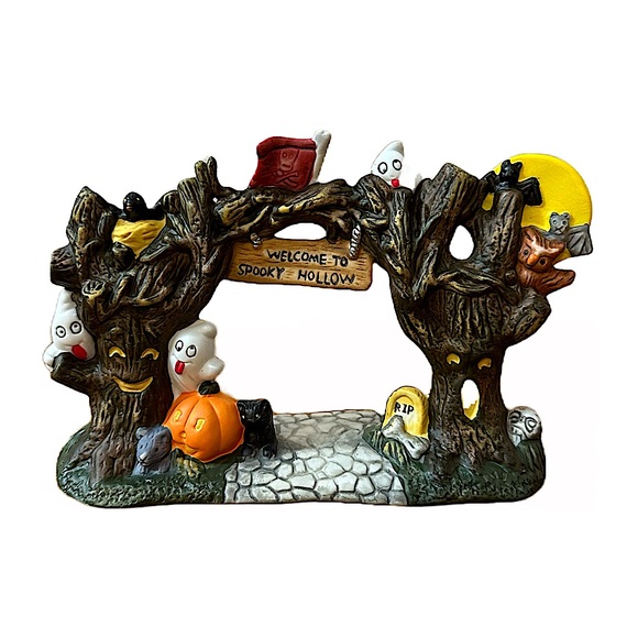 Other - Vintage Spooky Hollow Haunted Gateway NWT 2002